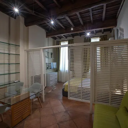 Vittoria House Apartament *