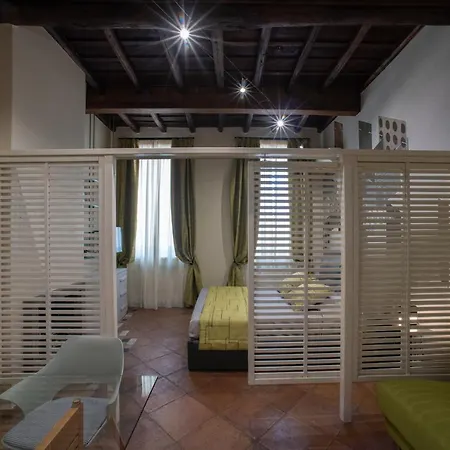 Vittoria House Apartament *